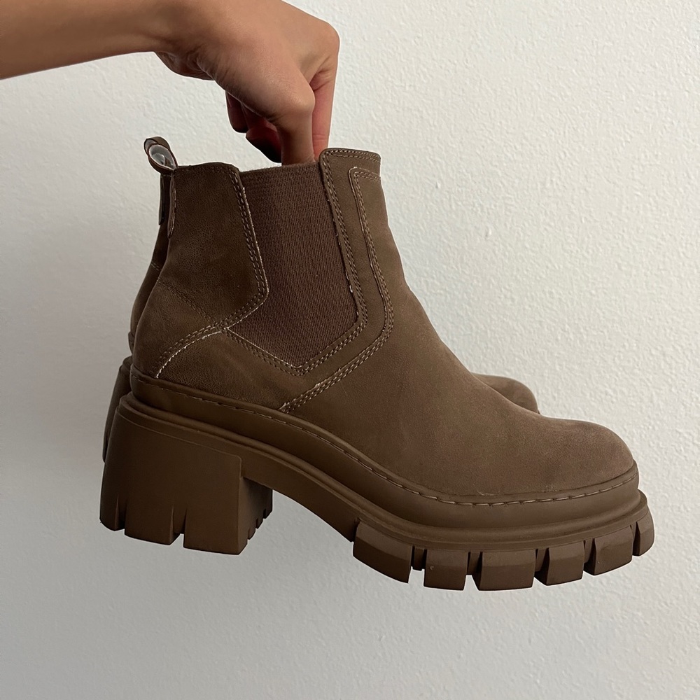 ✖️MIA Chunky Chelsea Boots Size 7.5 Tan